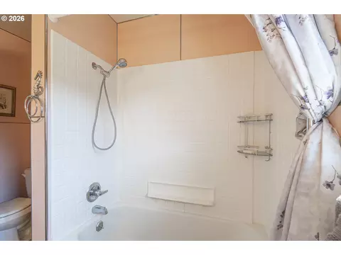 Bath - 2915 NE Loop Dr, Otis, OR 97368 photo 4 of 4