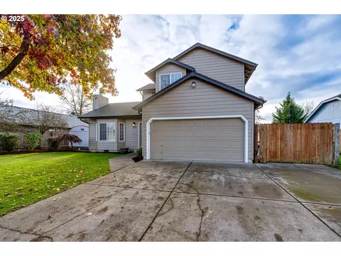 870 Monroe St, Harrisburg, OR 97446