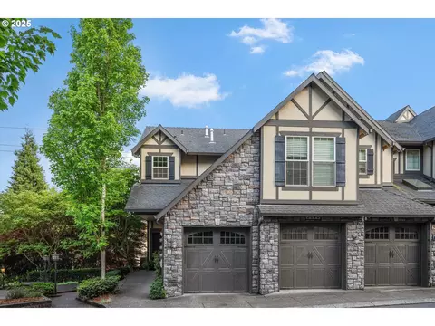 3640 SW Baird St #1, Portland, OR 97219