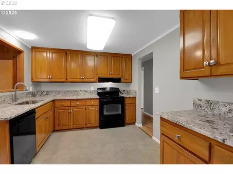 29652 Lusk Rd, Eugene, OR 97405 photo 9