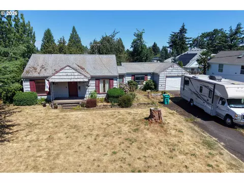 10831 NE Knott St, Portland, OR 97220