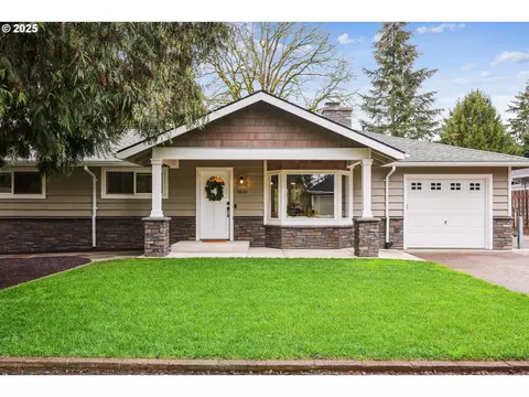 5830 Burma Rd, Lake Oswego, OR 97035
