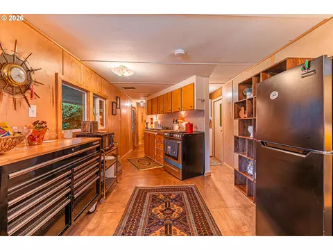 Kitchen - 501 Division Ave #28, Eugene, OR 97404 photo 1 of 2