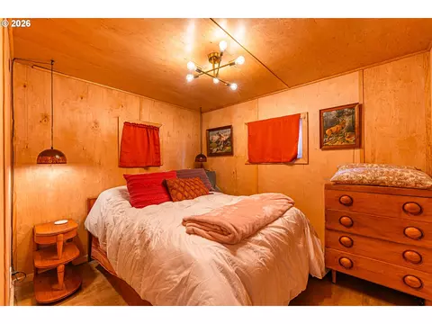 Bedroom - 501 Division Ave #28, Eugene, OR 97404 photo 2 of 2