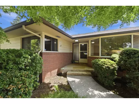 825 Louis St, Eugene, OR 97402 photo 1