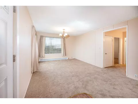 Living - 89805 Sprague Rd, Eugene, OR 97408 photo 8 of 8