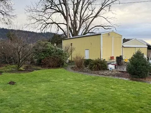 Exterior - 89805 Sprague Rd, Eugene, OR 97408 photo 5 of 10