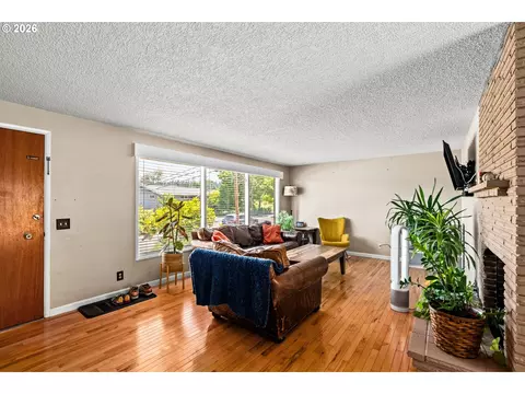 Living - 4080 Oak St, Eugene, OR 97405 photo 1 of 3