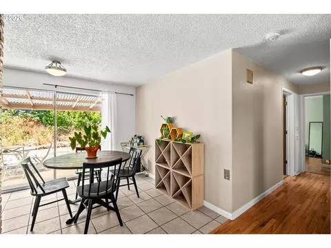 Dining - 4080 Oak St, Eugene, OR 97405 photo 3 of 3