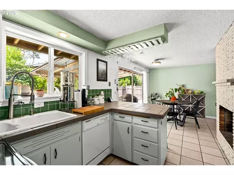 Kitchen - 4080 Oak St, Eugene, OR 97405 photo 3 of 3
