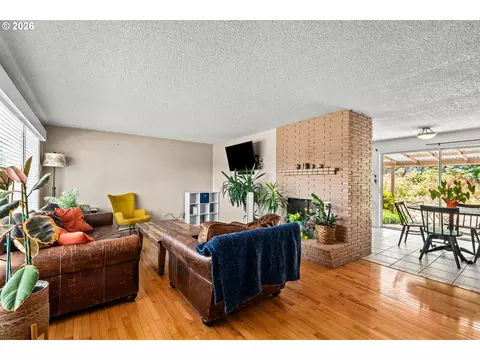 Living - 4080 Oak St, Eugene, OR 97405 photo 2 of 3