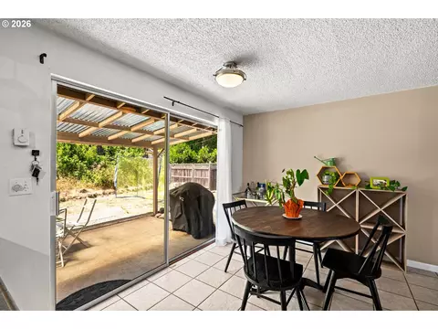 Dining - 4080 Oak St, Eugene, OR 97405 photo 2 of 3