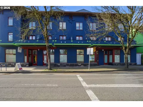 325 NE Graham St #6, Portland, OR 97212