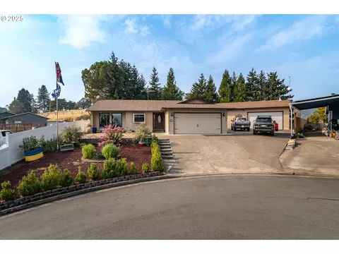 124 Aloha Ct, Roseburg, OR 97471