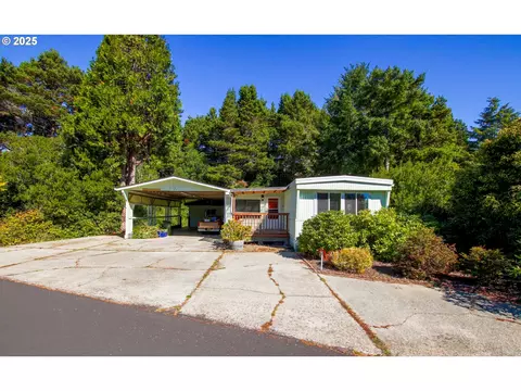 1600 Rhododendron Dr #279, Florence, OR 97439