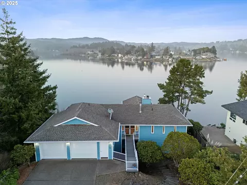 3212 NE 32nd Dr, Lincoln City, OR 97367