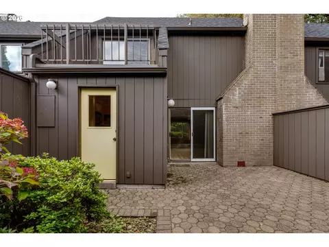 Exterior - 127 Westbrook Way, Eugene, OR 97405 photo 6 of 11