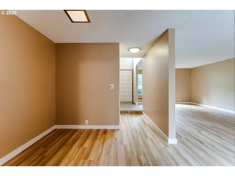 Living - 127 Westbrook Way, Eugene, OR 97405 photo 3 of 6