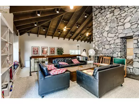Living - 127 Westbrook Way, Eugene, OR 97405 photo 6 of 6