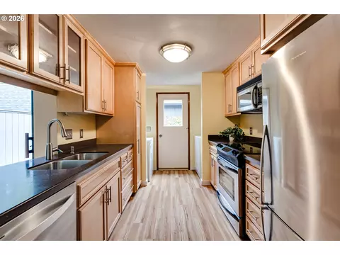 Kitchen - 127 Westbrook Way, Eugene, OR 97405 photo 1 of 5
