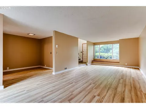 Living - 127 Westbrook Way, Eugene, OR 97405 photo 2 of 6