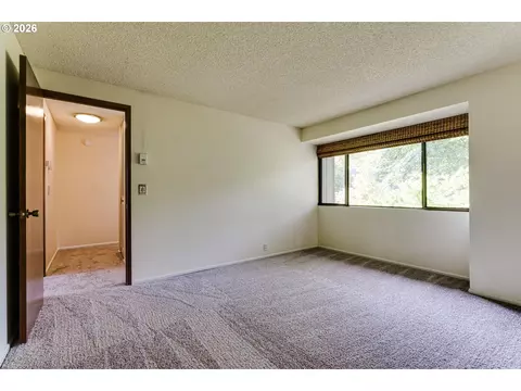 Bedroom - 127 Westbrook Way, Eugene, OR 97405 photo 4 of 5