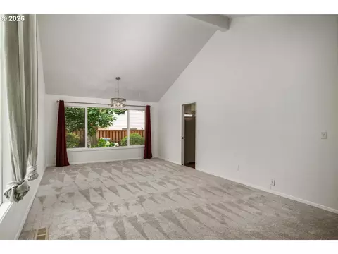 391 SW Nancy Ave, Gresham, OR 97030 photo 3