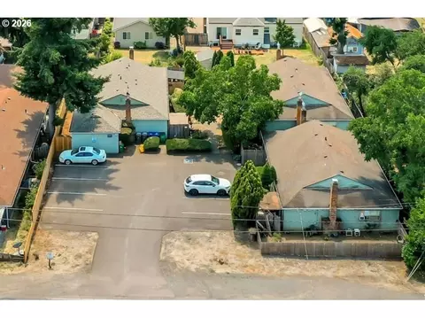 8924 SEllis St, Portland, OR 97266