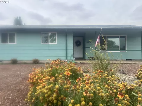 4668 Thunderbird St, Eugene, OR 97404