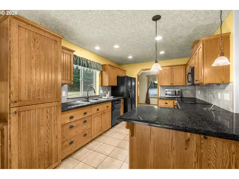Kitchen - 21804 SE Shade Tree Ln, Sandy, OR 97055 photo 1 of 4