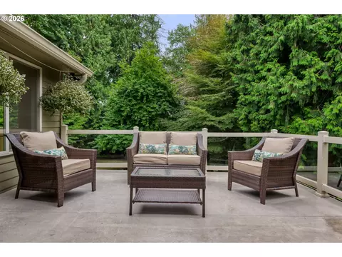 Exterior - 28660 SE K W Anderson Rd, Gresham, OR 97080 photo 2 of 10