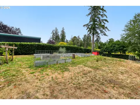 Exterior - 28660 SE K W Anderson Rd, Gresham, OR 97080 photo 7 of 10