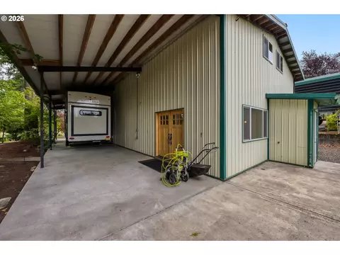 Exterior - 28660 SE K W Anderson Rd, Gresham, OR 97080 photo 5 of 10