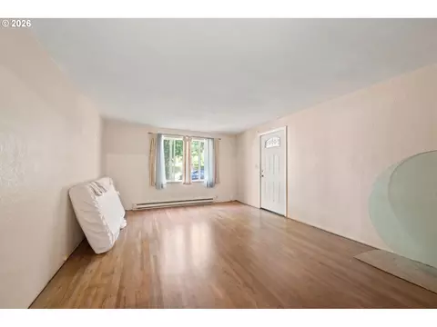 Living - 1205 Taylor St, Eugene, OR 97402 photo 4 of 4