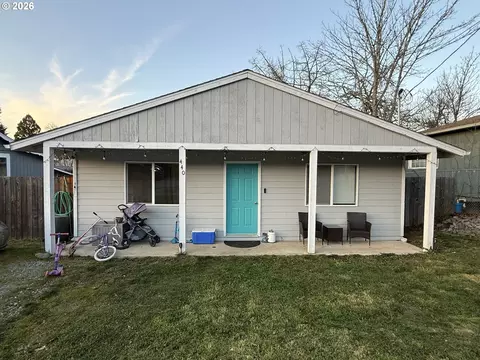 440 Mont St, Canyonville, OR 97417