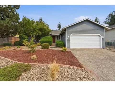 215 SW 22nd St, Troutdale, OR 97060