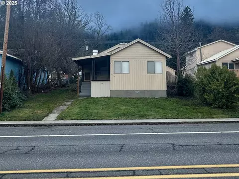 517 N Main St, Klickitat, WA 98628