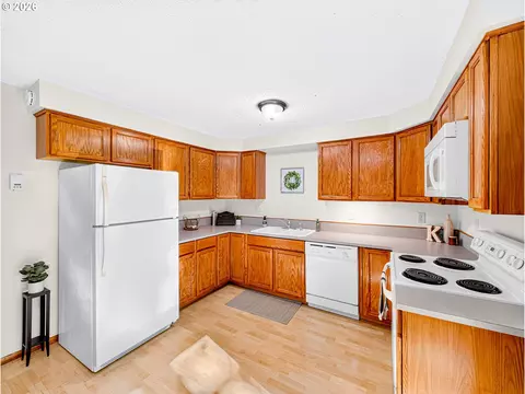 4095 E Amazon Dr E, Eugene, OR 97405 photo 8