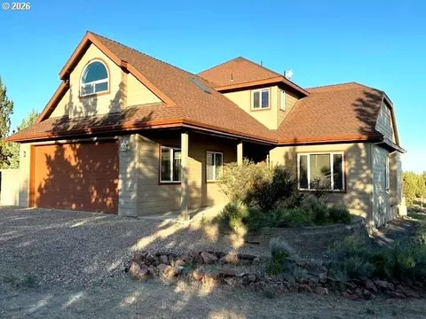 10300 SW Nicole Dr, Powell Butte, OR 97753