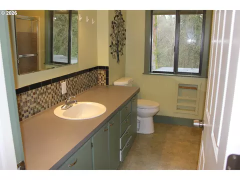 Bath - 31616 SE Pipeline Rd, Gresham, OR 97080 photo 1 of 4