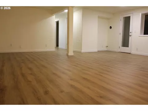 Living - 31616 SE Pipeline Rd, Gresham, OR 97080 photo 8 of 10
