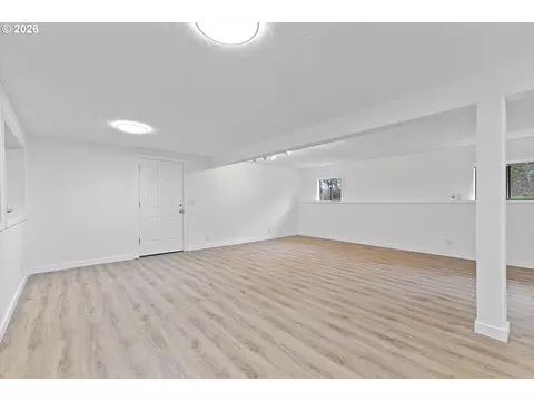 Living - 31616 SE Pipeline Rd, Gresham, OR 97080 photo 9 of 10