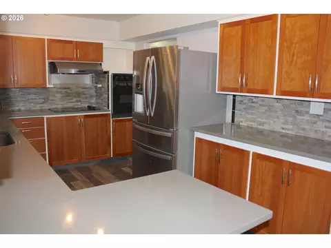 Kitchen - 31616 SE Pipeline Rd, Gresham, OR 97080 photo 1 of 3