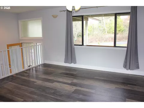 Living - 31616 SE Pipeline Rd, Gresham, OR 97080 photo 2 of 10