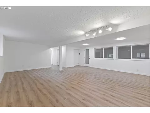 Living - 31616 SE Pipeline Rd, Gresham, OR 97080 photo 10 of 10
