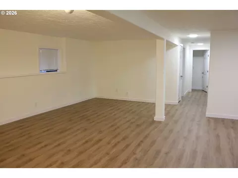 Living - 31616 SE Pipeline Rd, Gresham, OR 97080 photo 7 of 10