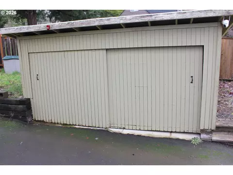 Exterior - 31616 SE Pipeline Rd, Gresham, OR 97080 photo 5 of 10