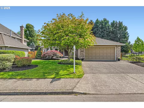 8256 SW Matthew Park St, Portland, OR 97224