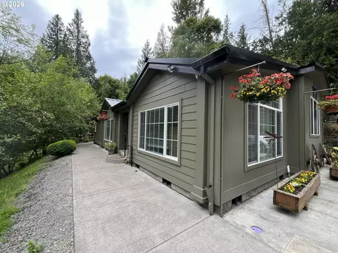 17188 S Holly Ln, Oregon City, OR 97045
