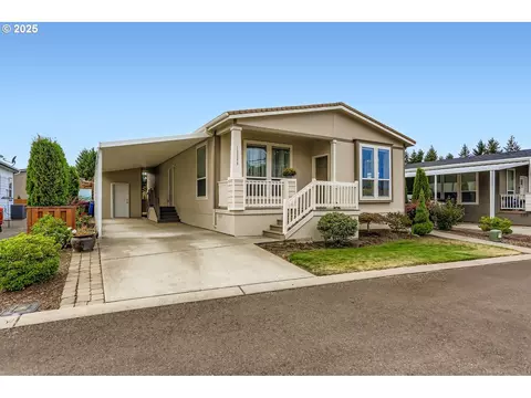18265 S Theresa Ln, Oregon City, OR 97045